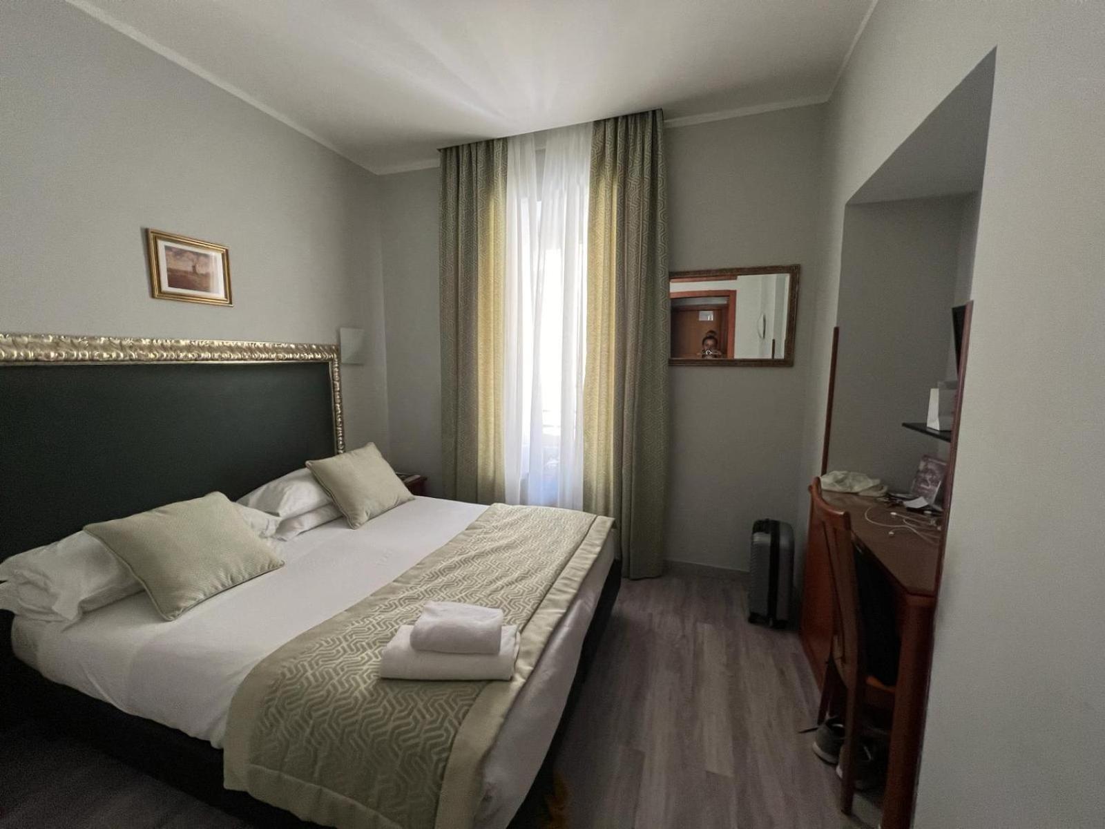 Hotel Ercoli House ローマ エクステリア 写真